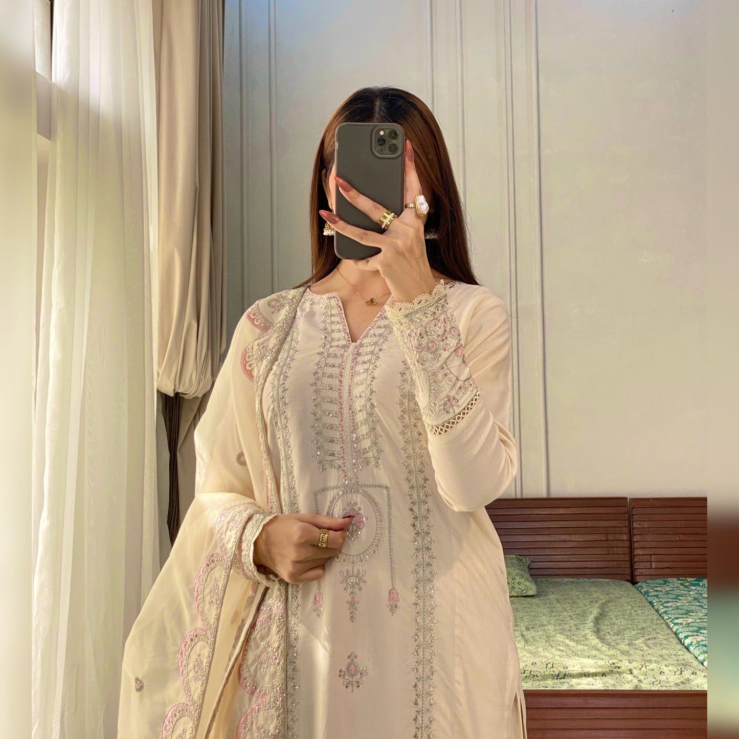 Arch Embroidered 3PC