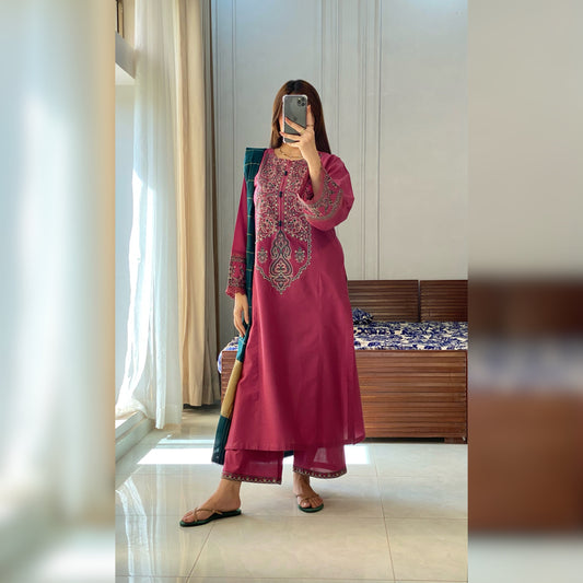 Queen Embroidered 3PC