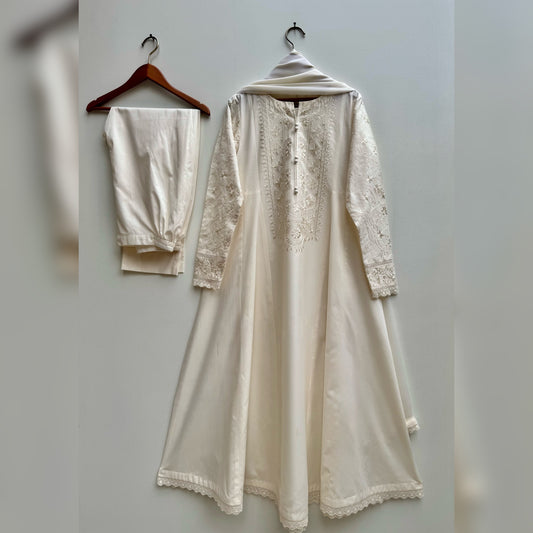 Chaandni Embroidered frock 3PC